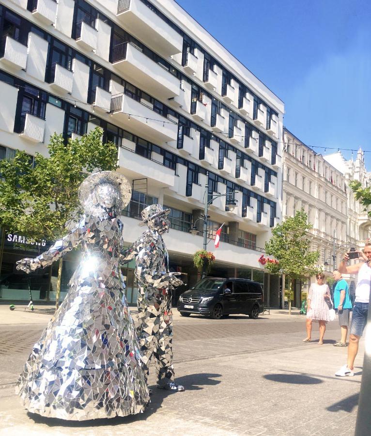 Apartament I Love Piotrkowska Z Wielkim Lustrem, Balkonem I Klimatyzacja Łódź Exteriör bild